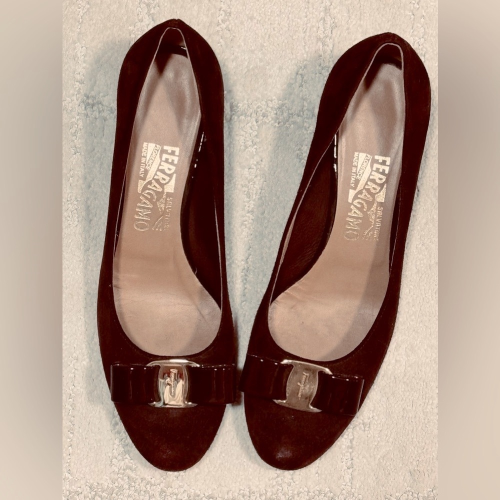 ON SALE!Salvatore FERRAGAMO Suede Ballet pumps, Wine Color, size 7.5B, Like NEW!